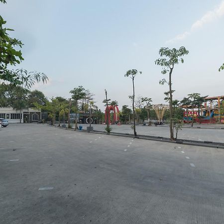 Urbanview Hotel Cianjur City Park By Reddoorz Exterior foto