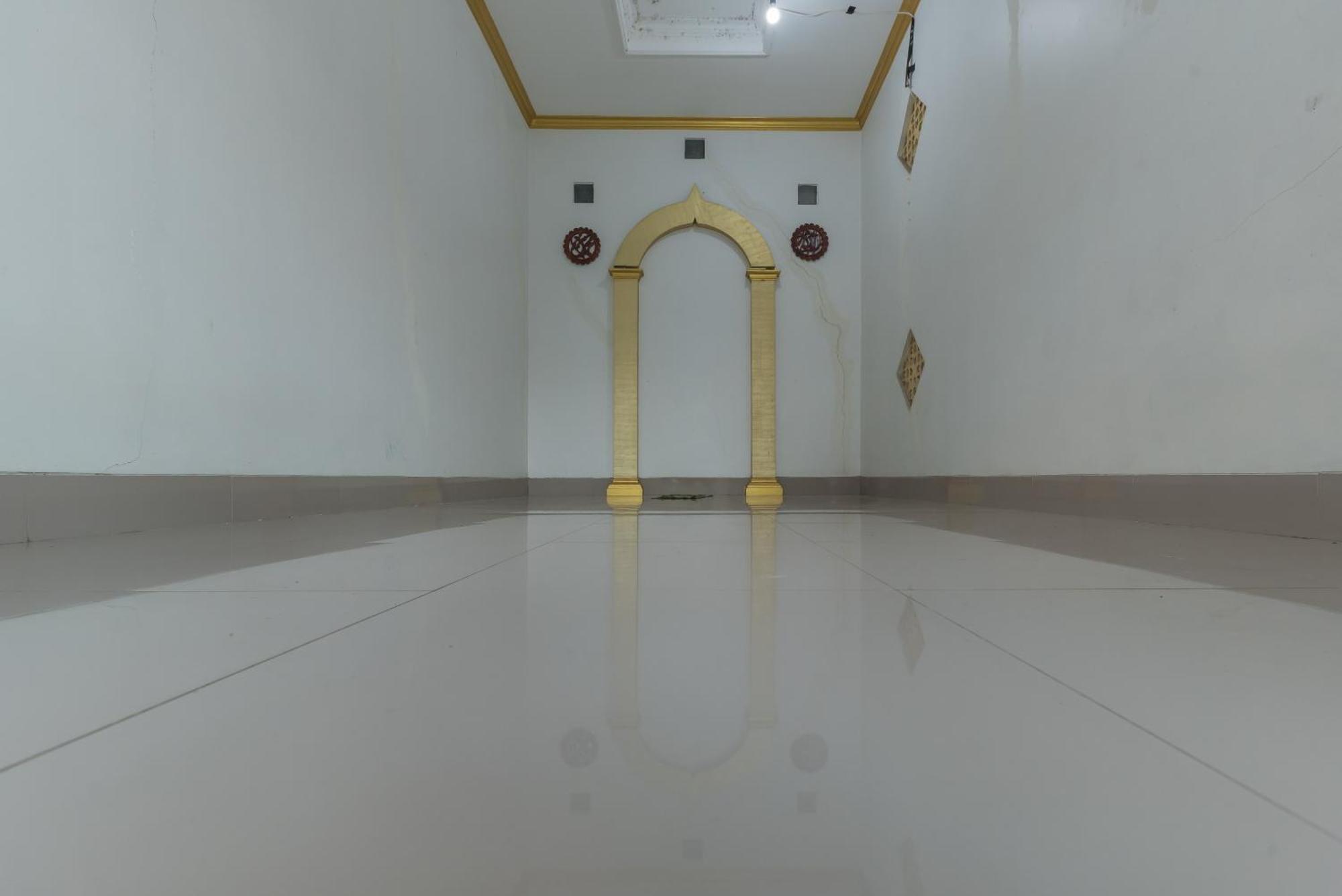 Urbanview Hotel Cianjur City Park By Reddoorz Exterior foto