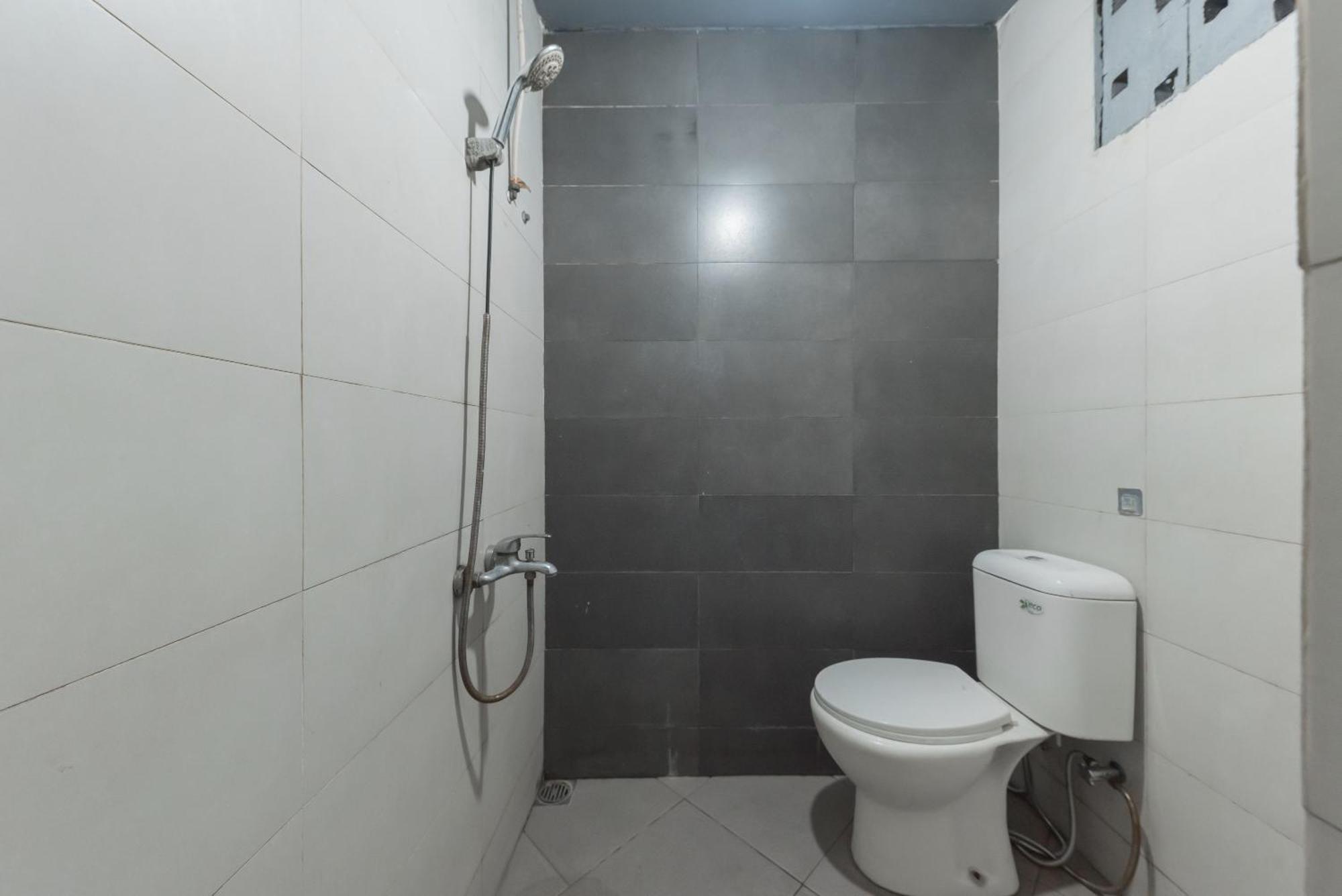 Urbanview Hotel Cianjur City Park By Reddoorz Exterior foto