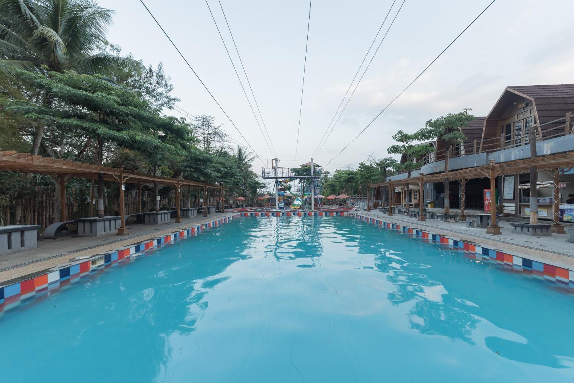 Urbanview Hotel Cianjur City Park By Reddoorz Exterior foto