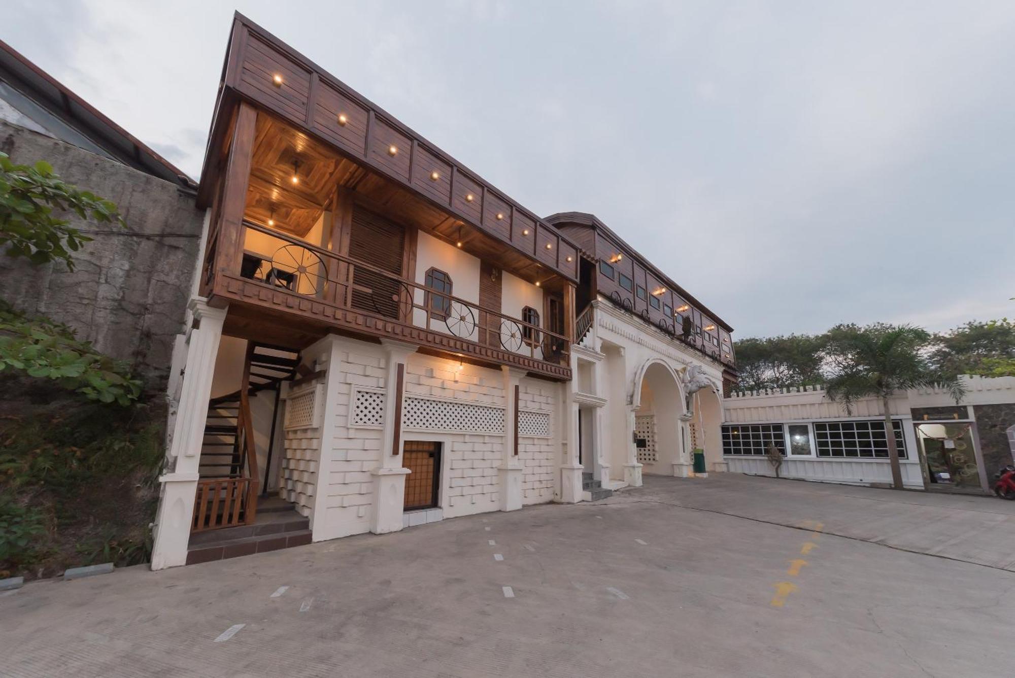 Urbanview Hotel Cianjur City Park By Reddoorz Exterior foto