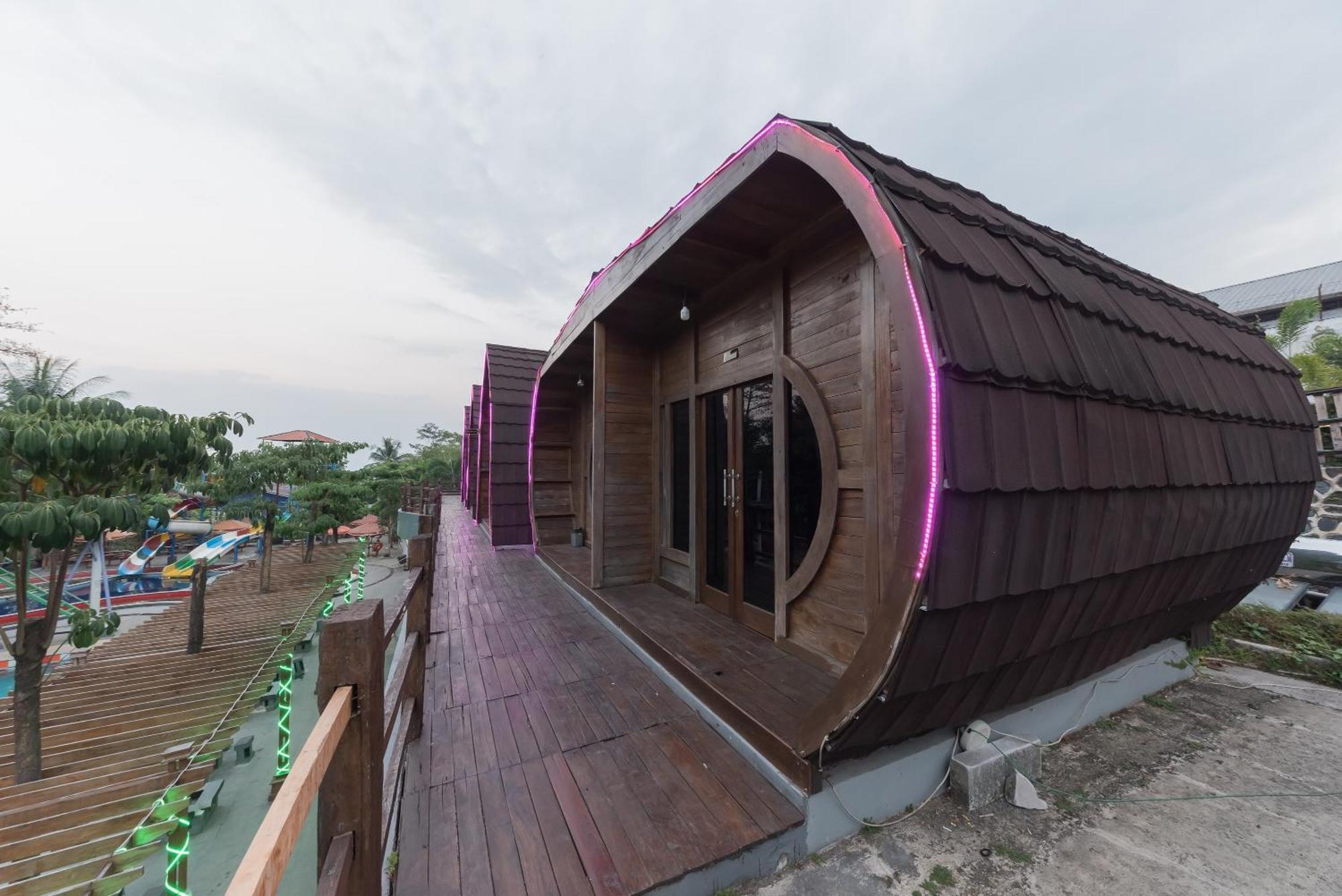 Urbanview Hotel Cianjur City Park By Reddoorz Exterior foto