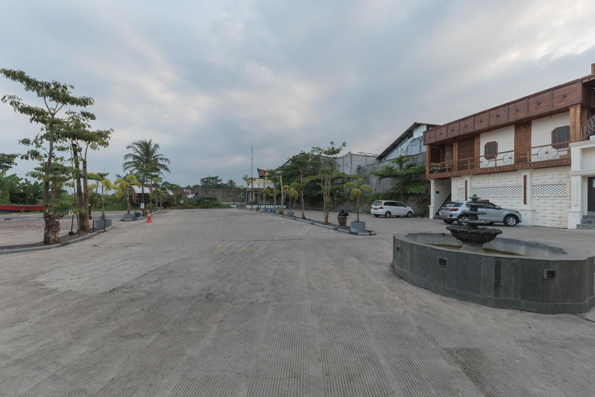 Urbanview Hotel Cianjur City Park By Reddoorz Exterior foto